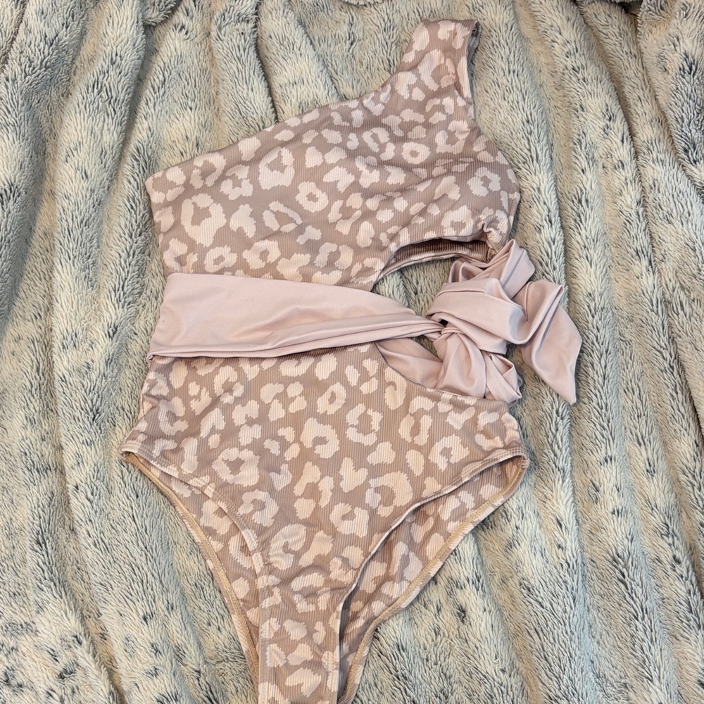 NWOT Pink Lily One Shoulder Leopard One Piece - Pink and Cream